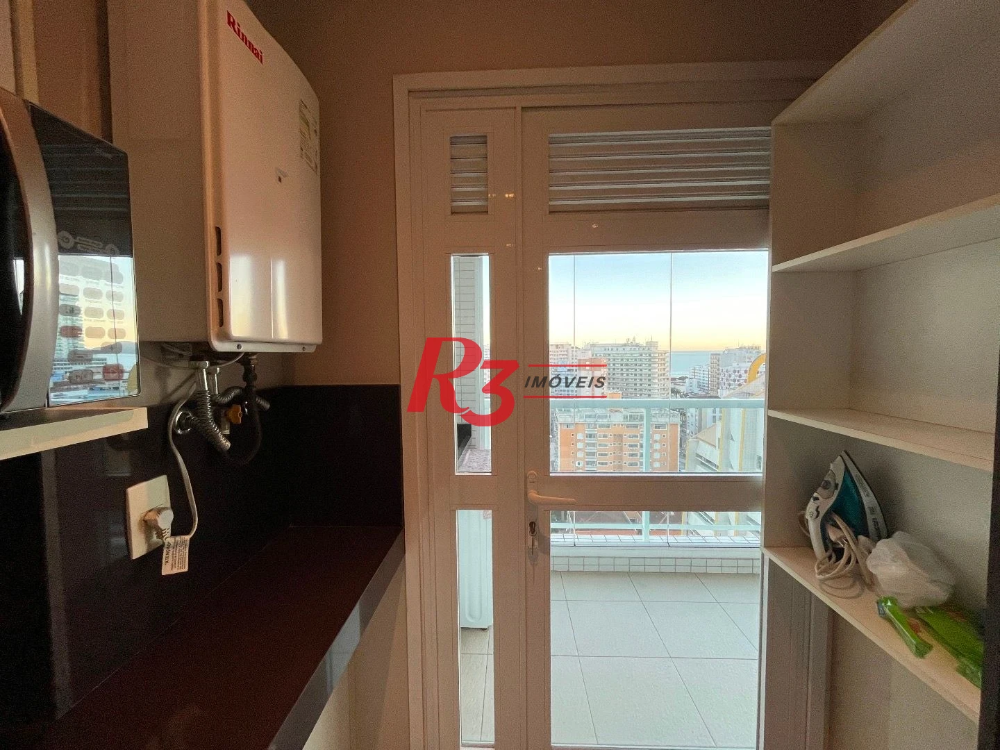 Apartamento com 2 dormitórios à venda, 87 m² por R$ 1.350.000,00 - Gonzaga - Santos/SP