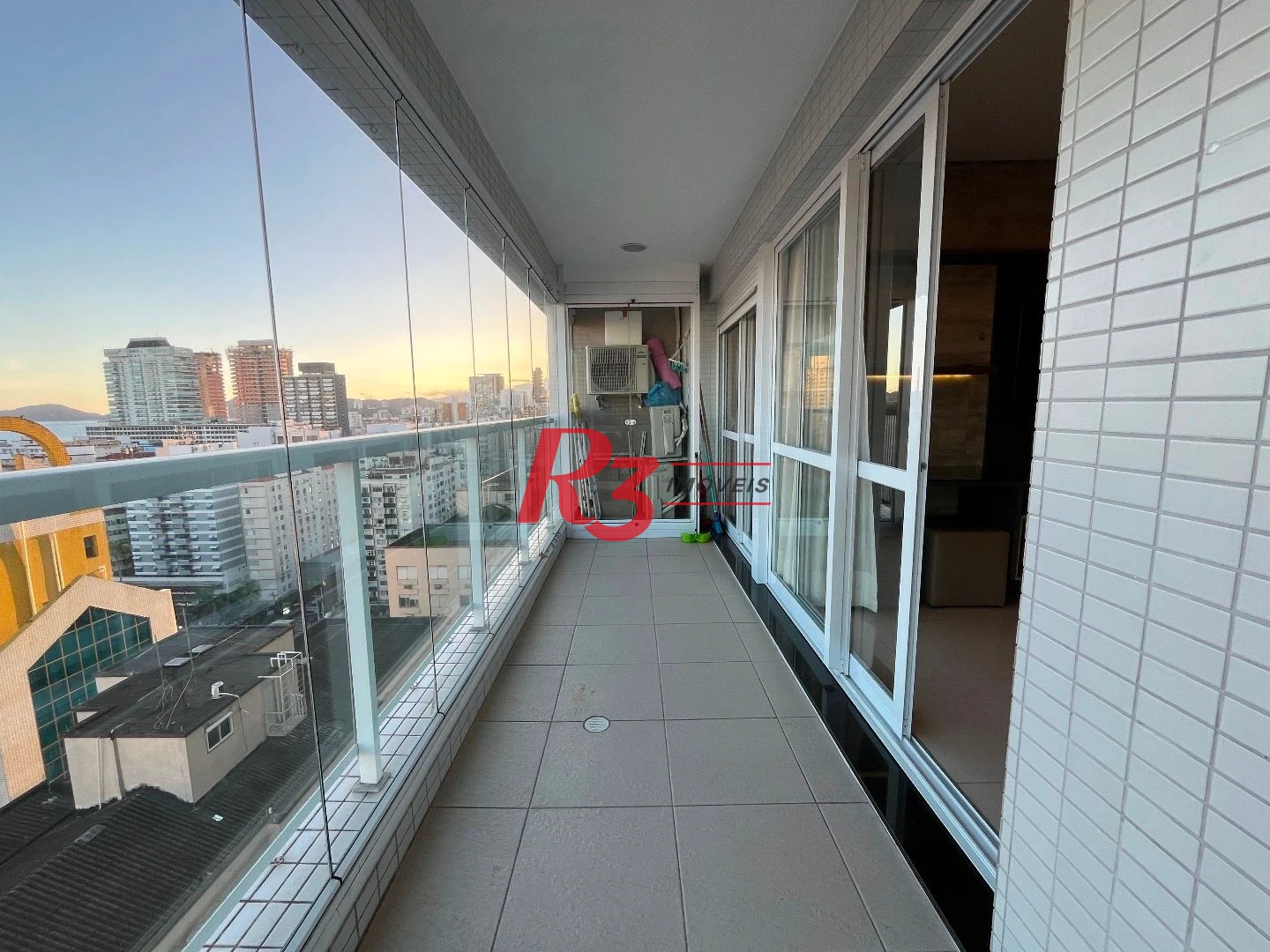 Apartamento com 2 dormitórios à venda, 87 m² por R$ 1.350.000,00 - Gonzaga - Santos/SP