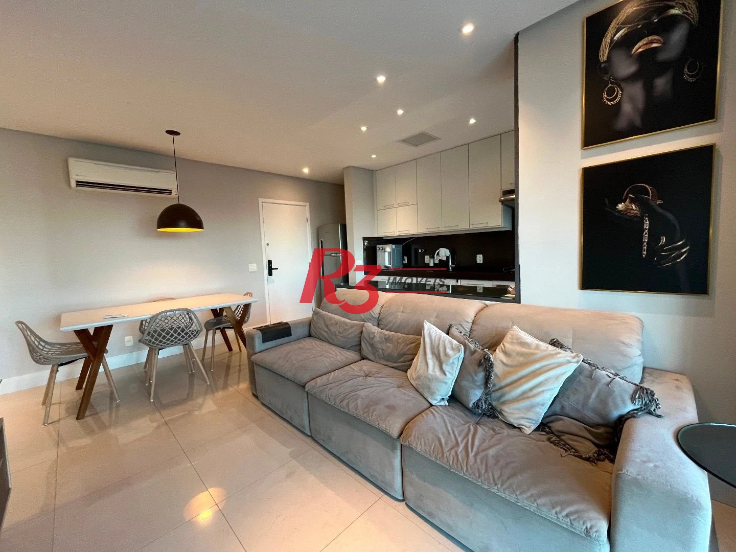 Apartamento com 2 dormitórios à venda, 87 m² por R$ 1.350.000,00 - Gonzaga - Santos/SP