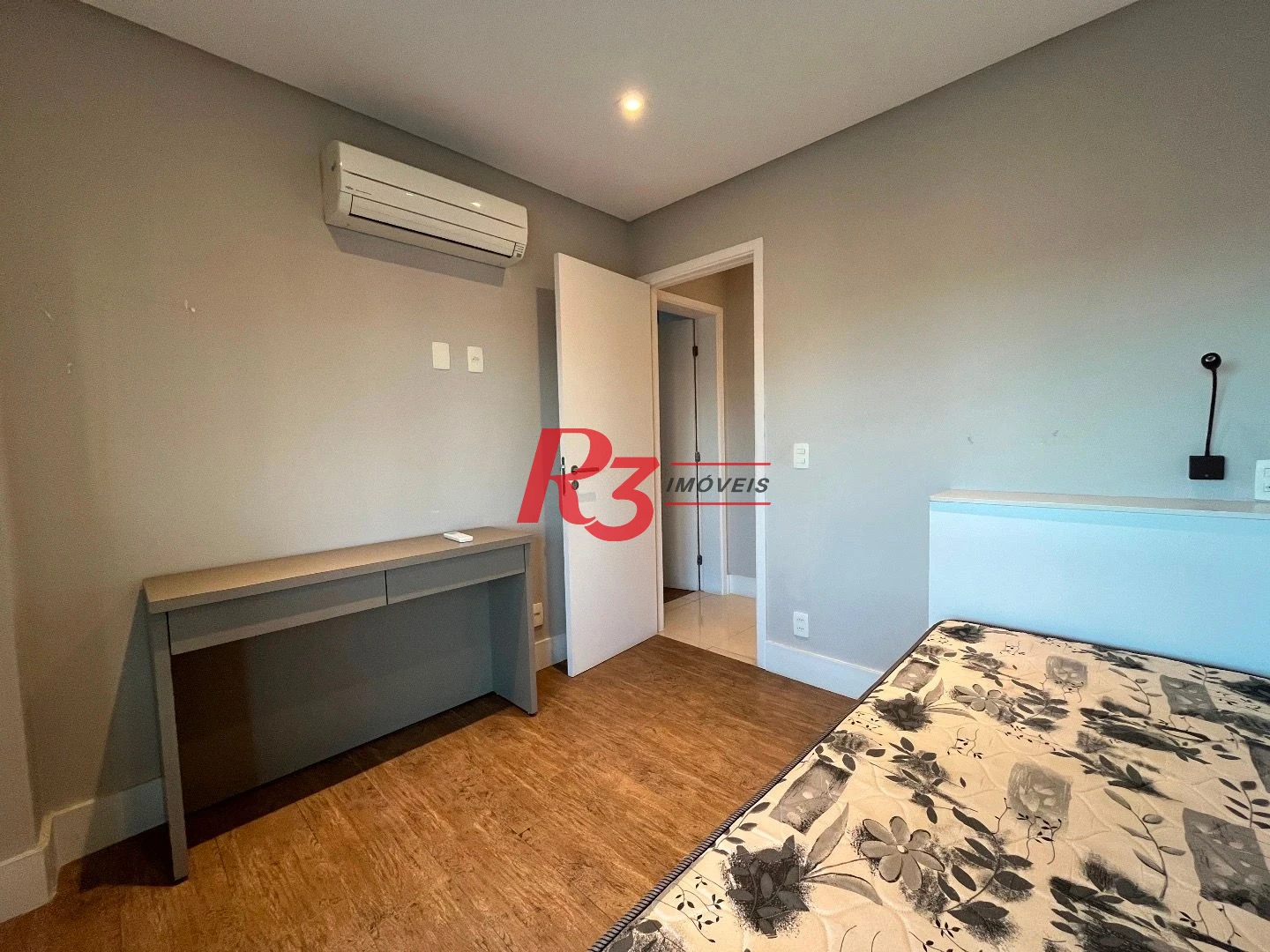 Apartamento com 2 dormitórios à venda, 87 m² por R$ 1.350.000,00 - Gonzaga - Santos/SP