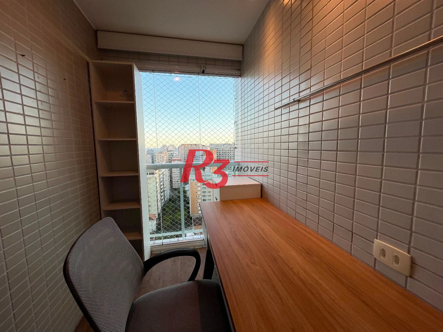Apartamento com 2 dormitórios à venda, 87 m² por R$ 1.350.000,00 - Gonzaga - Santos/SP