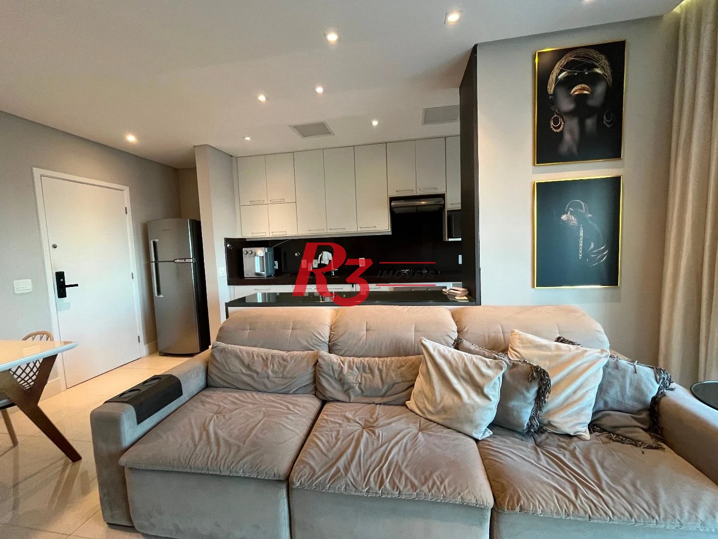 Apartamento com 2 dormitórios à venda, 87 m² por R$ 1.350.000,00 - Gonzaga - Santos/SP
