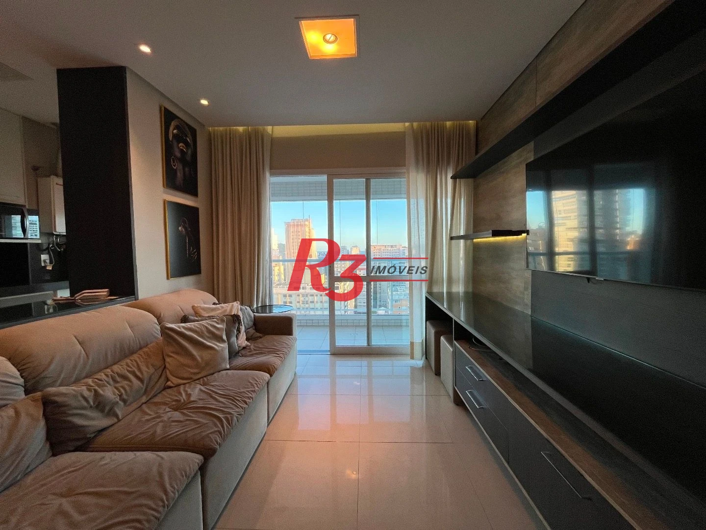 Apartamento com 2 dormitórios à venda, 87 m² por R$ 1.350.000,00 - Gonzaga - Santos/SP