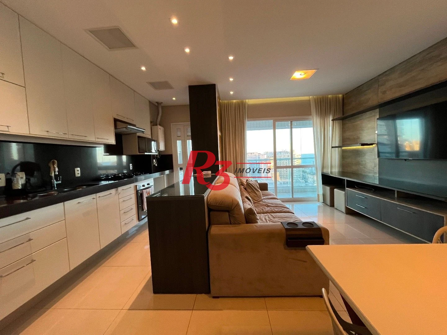 Apartamento com 2 dormitórios à venda, 87 m² por R$ 1.350.000,00 - Gonzaga - Santos/SP