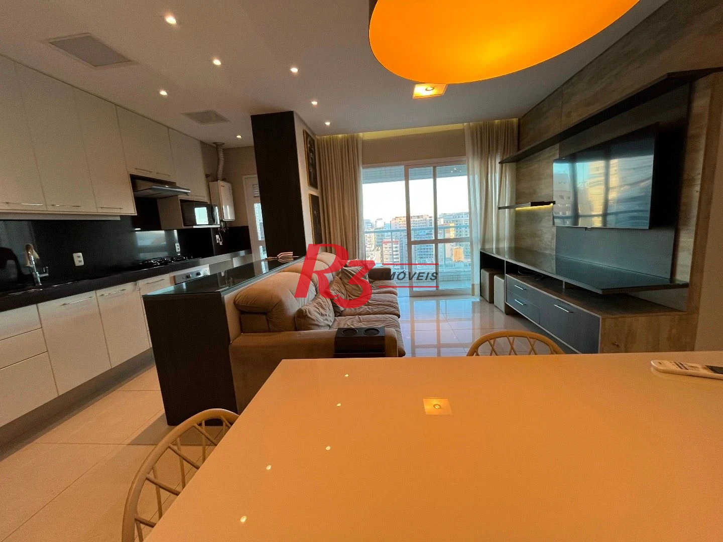 Apartamento com 2 dormitórios à venda, 87 m² por R$ 1.350.000,00 - Gonzaga - Santos/SP