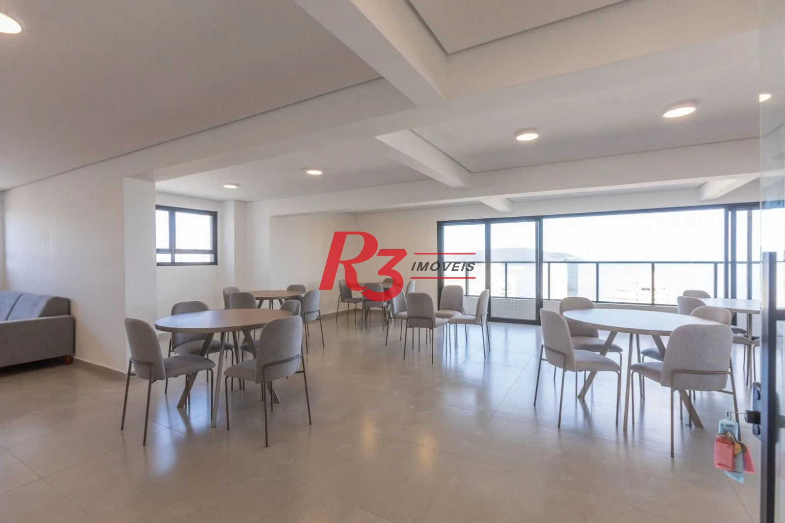 Apartamento com 2 dormitórios à venda, 70 m² por R$ 1.030.000,00 - José Menino - Santos/SP