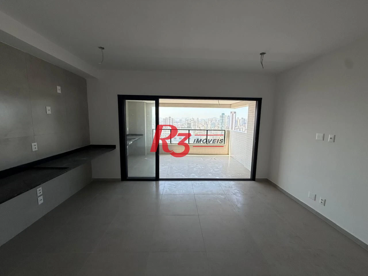 Apartamento com 2 dormitórios à venda, 70 m² por R$ 1.030.000,00 - José Menino - Santos/SP