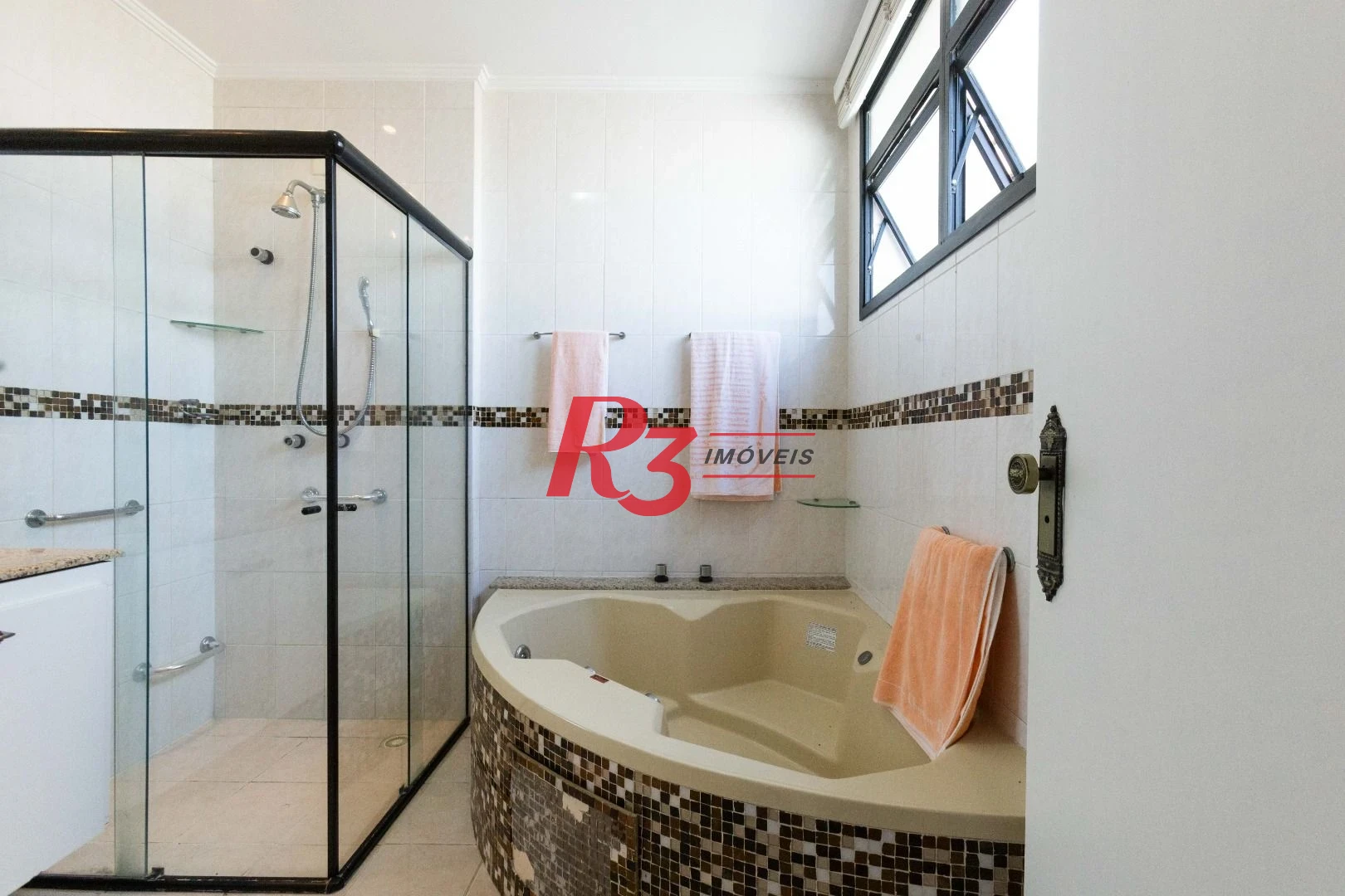 Apartamento com 3 dormitórios para alugar, 188 m² por R$ 8.700,00/mês - Gonzaga - Santos/SP