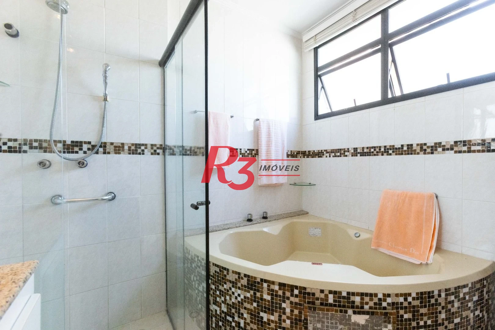 Apartamento com 3 dormitórios para alugar, 188 m² por R$ 8.700,00/mês - Gonzaga - Santos/SP
