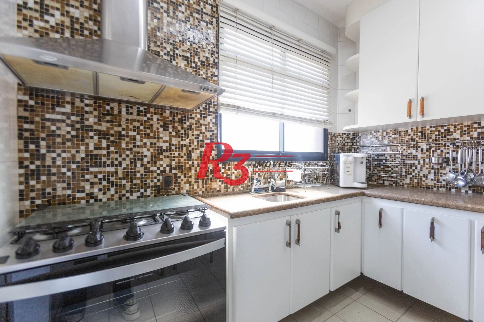 Apartamento com 3 dormitórios para alugar, 188 m² por R$ 8.700,00/mês - Gonzaga - Santos/SP