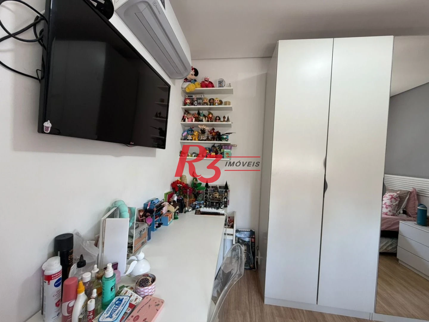 Apartamento com 2 dormitórios à venda, 74 m² por R$ 1.050.000,00 - Gonzaga - Santos/SP
