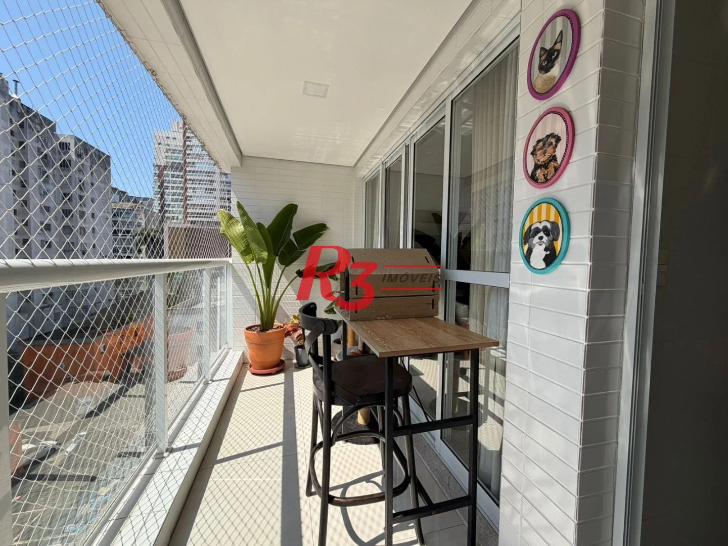 Apartamento com 2 dormitórios à venda, 74 m² por R$ 1.050.000,00 - Gonzaga - Santos/SP