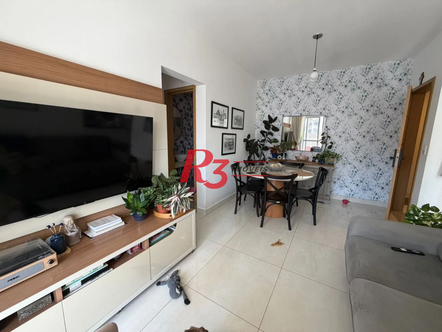 Apartamento com 2 dormitórios à venda, 74 m² por R$ 1.050.000,00 - Gonzaga - Santos/SP