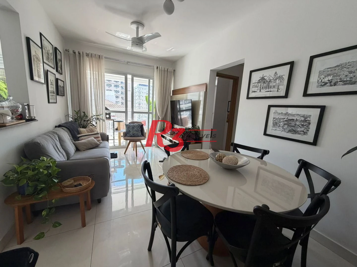 Apartamento com 2 dormitórios à venda, 74 m² por R$ 1.050.000,00 - Gonzaga - Santos/SP