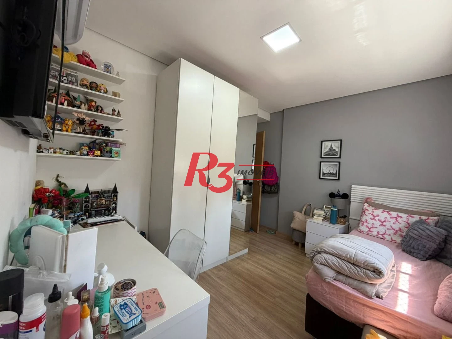 Apartamento com 2 dormitórios à venda, 74 m² por R$ 1.050.000,00 - Gonzaga - Santos/SP