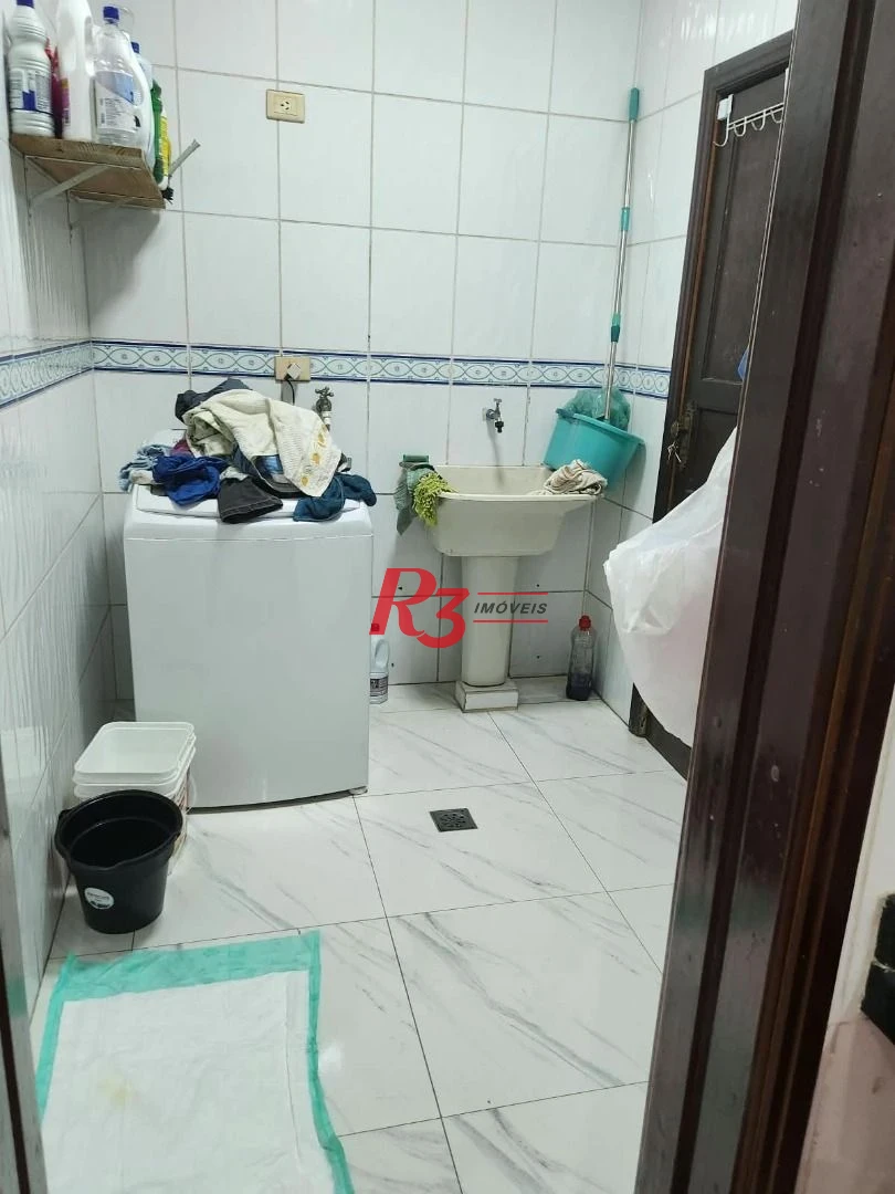Casa triplex com 4 dormitórios à venda, 320 m² por R$ 880.000 - Bom Retiro - Santos/SP