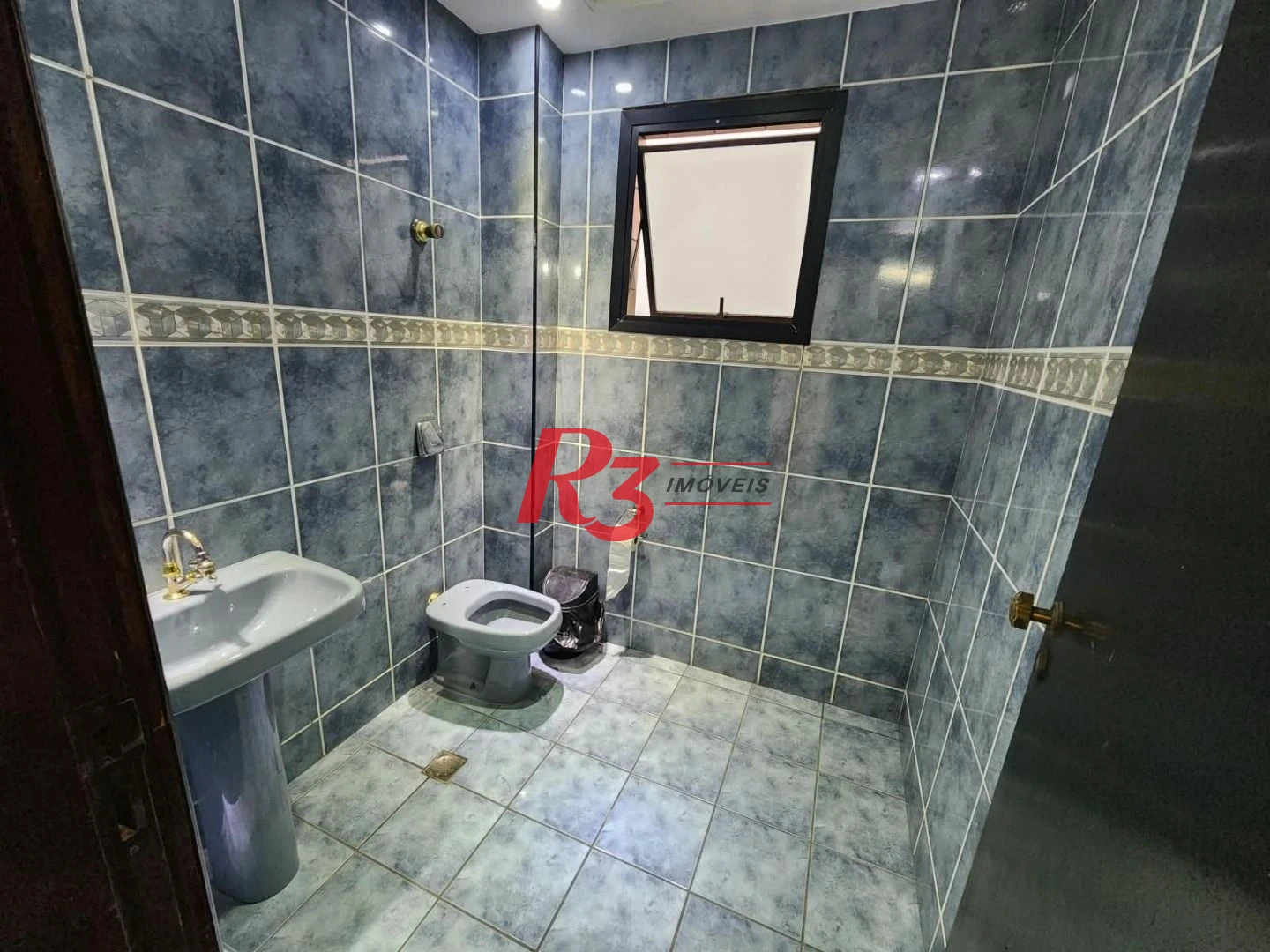 Casa triplex com 4 dormitórios à venda, 320 m² por R$ 880.000 - Bom Retiro - Santos/SP