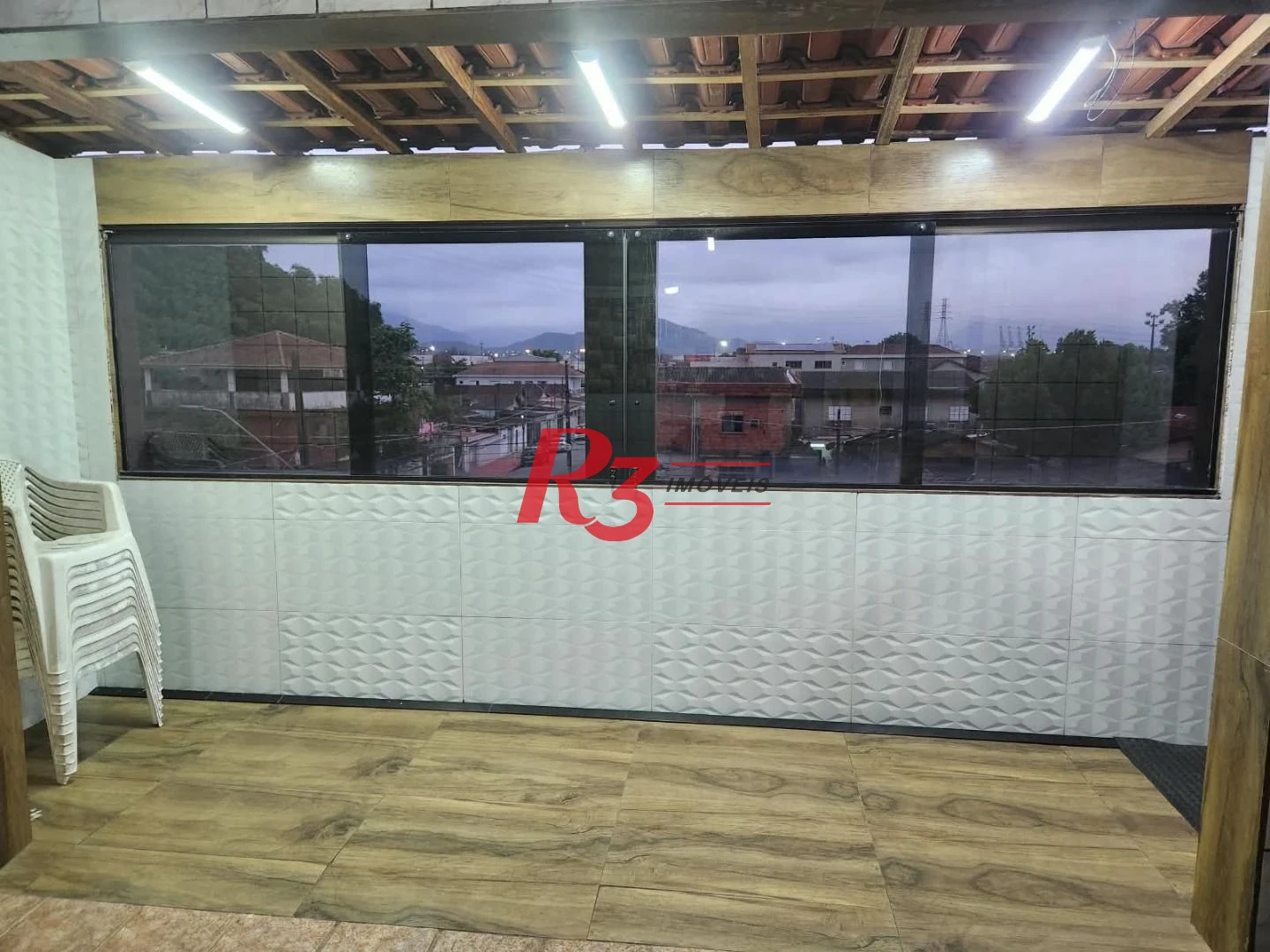 Casa triplex com 4 dormitórios à venda, 320 m² por R$ 880.000 - Bom Retiro - Santos/SP