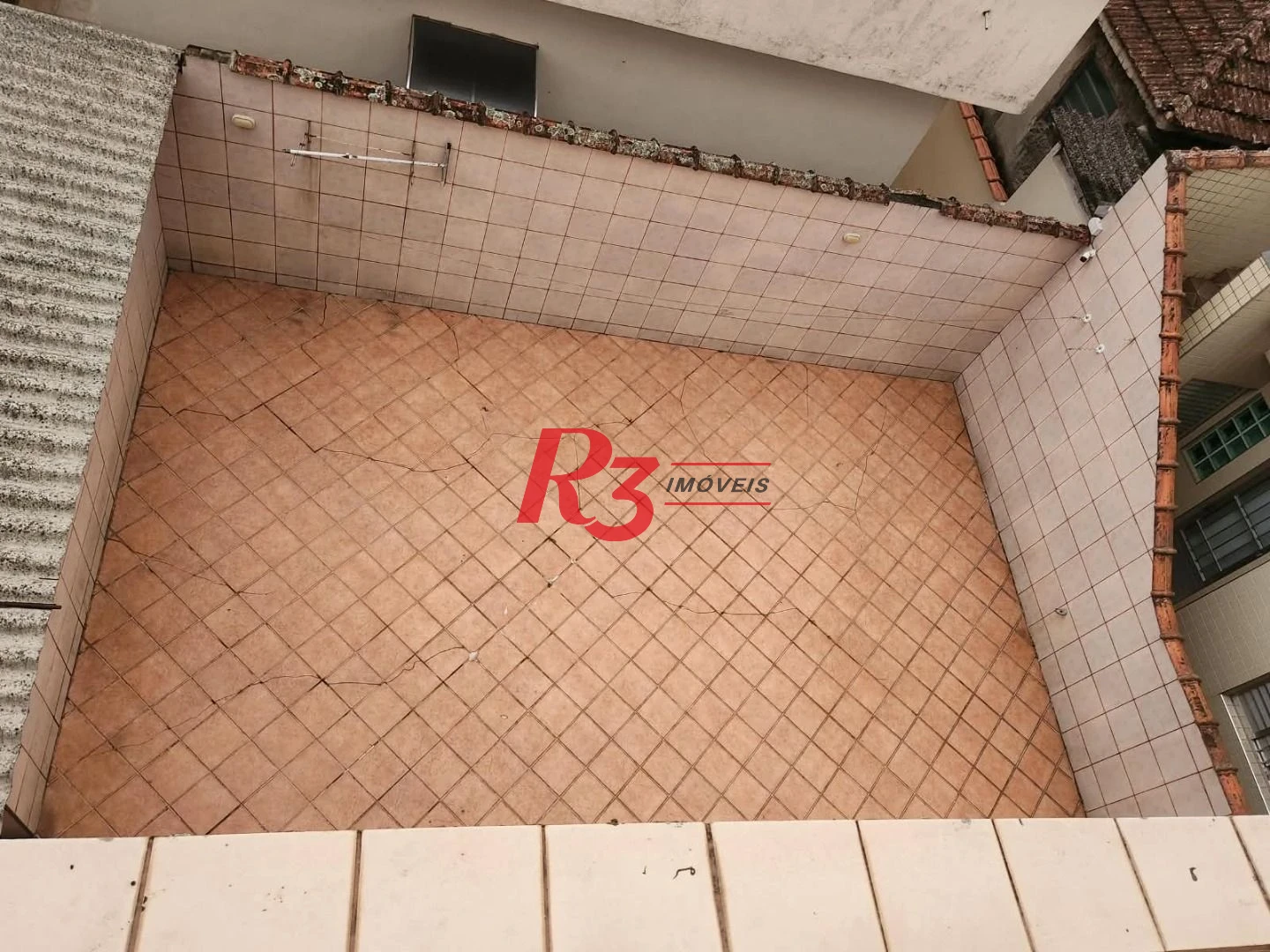 Casa triplex com 4 dormitórios à venda, 320 m² por R$ 880.000 - Bom Retiro - Santos/SP