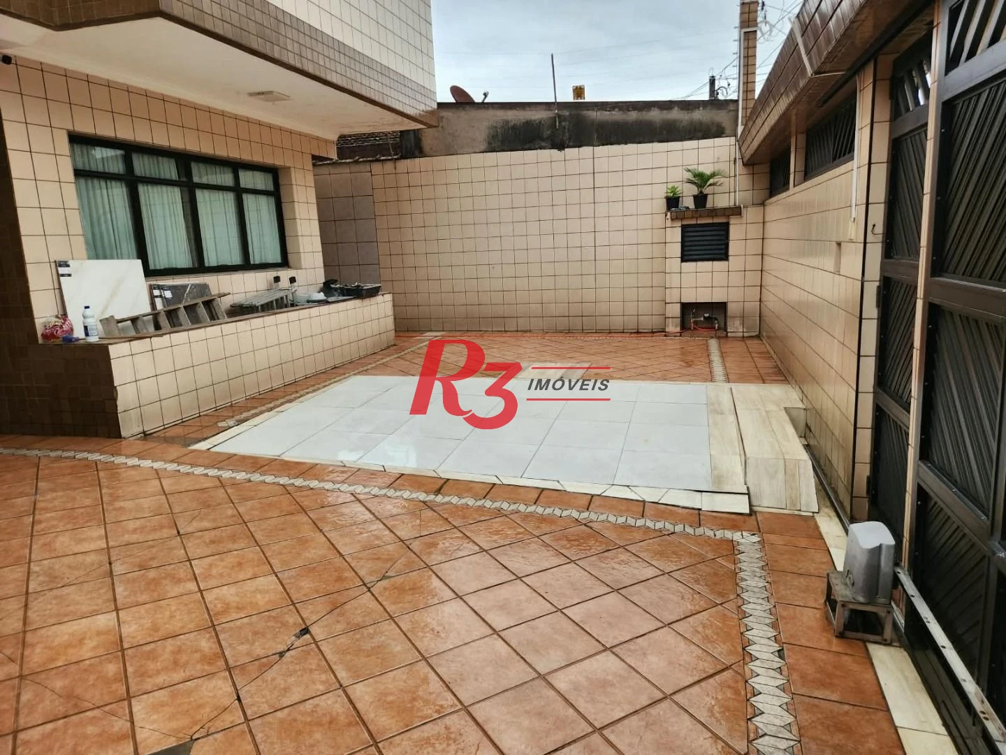 Casa triplex com 4 dormitórios à venda, 320 m² por R$ 880.000 - Bom Retiro - Santos/SP