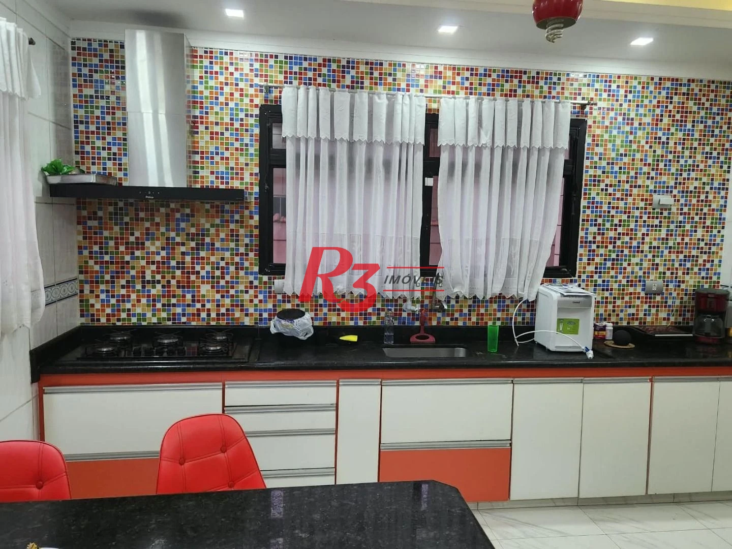Casa triplex com 4 dormitórios à venda, 320 m² por R$ 880.000 - Bom Retiro - Santos/SP