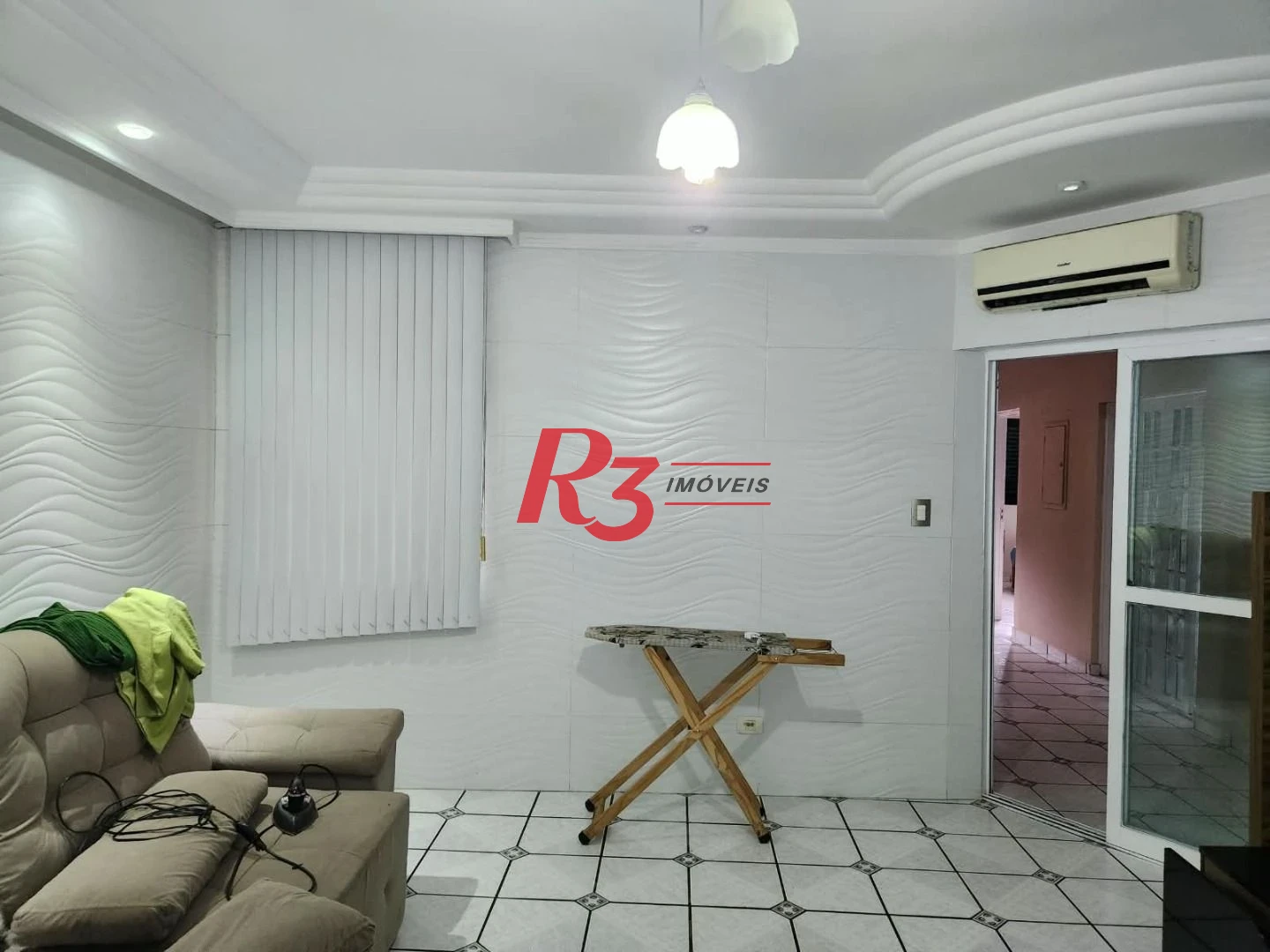 Casa triplex com 4 dormitórios à venda, 320 m² por R$ 880.000 - Bom Retiro - Santos/SP