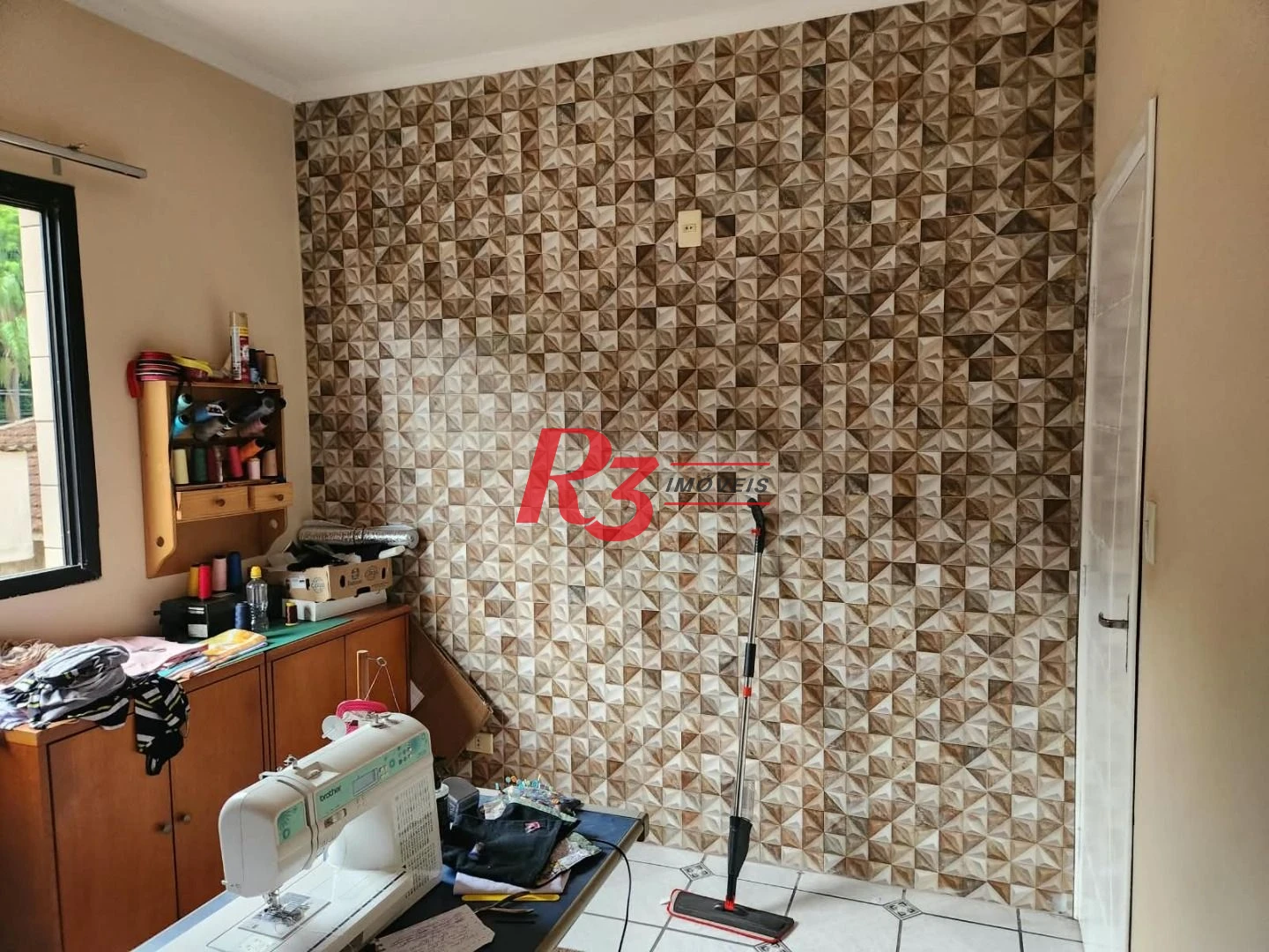 Casa triplex com 4 dormitórios à venda, 320 m² por R$ 880.000 - Bom Retiro - Santos/SP