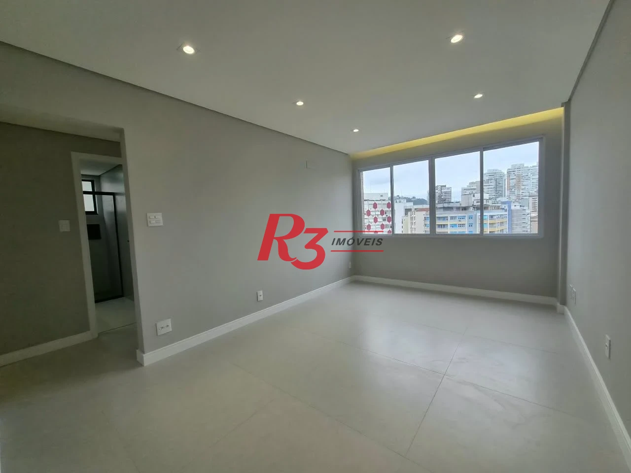 Apartamento com 2 dormitórios à venda, 69 m² por R$ 800.000,00 - Gonzaga - Santos/SP