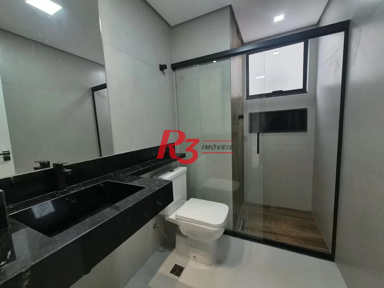 Apartamento com 2 dormitórios à venda, 69 m² por R$ 800.000,00 - Gonzaga - Santos/SP