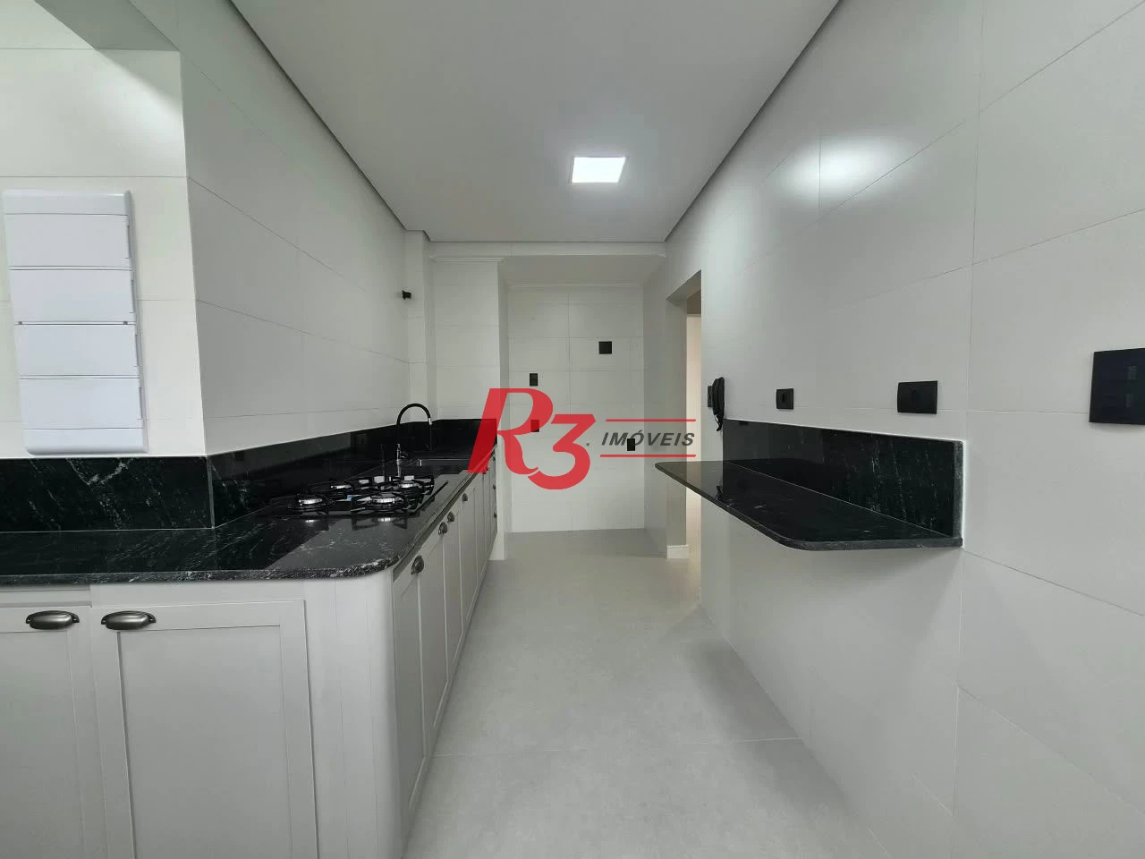 Apartamento com 2 dormitórios à venda, 69 m² por R$ 800.000,00 - Gonzaga - Santos/SP