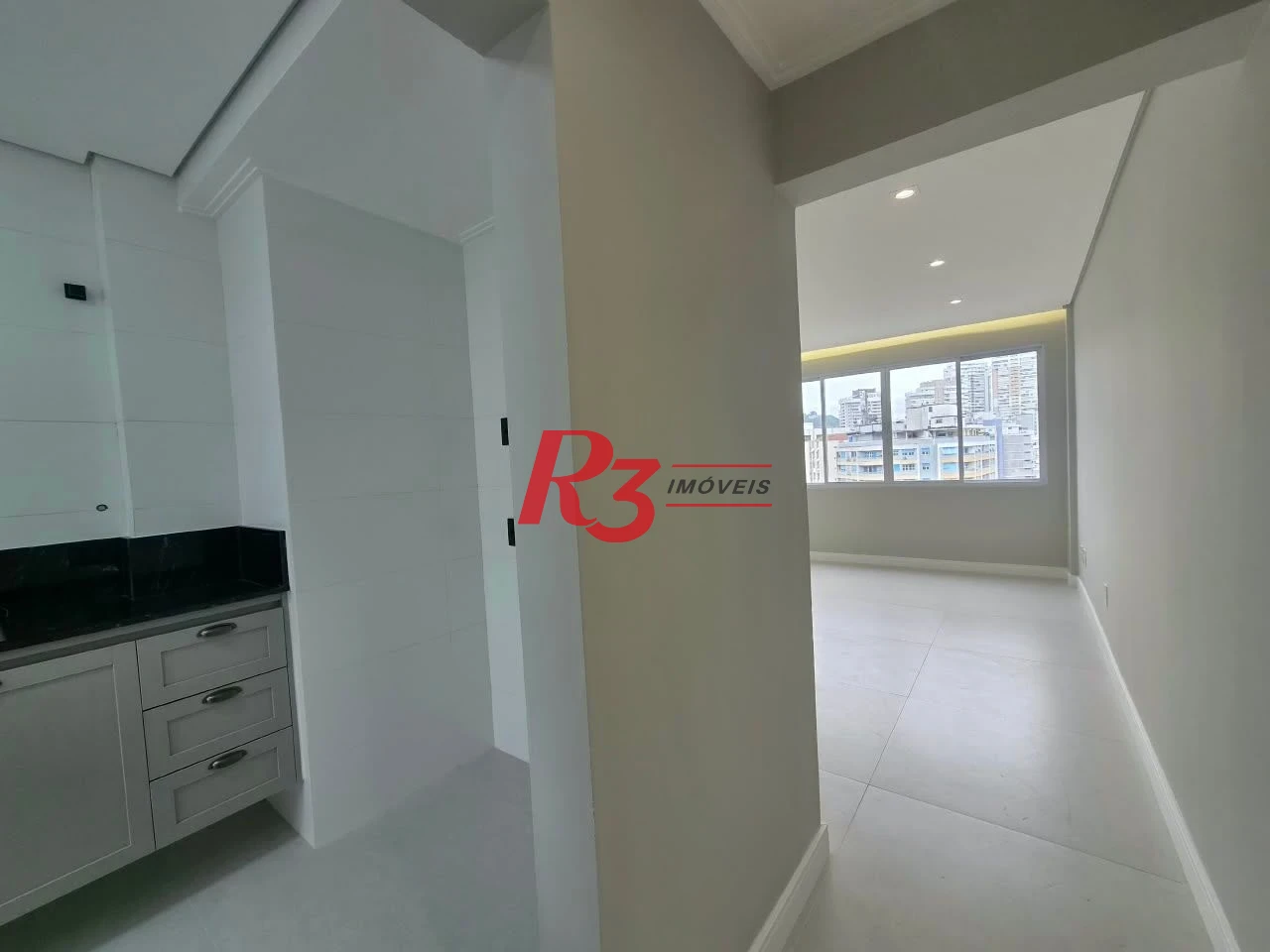 Apartamento com 2 dormitórios à venda, 69 m² por R$ 800.000,00 - Gonzaga - Santos/SP