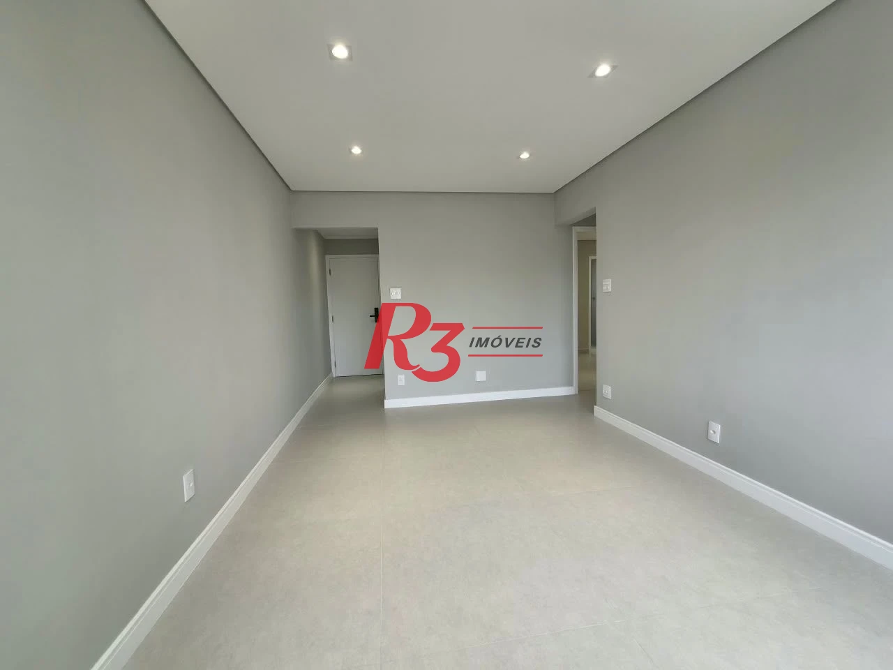 Apartamento com 2 dormitórios à venda, 69 m² por R$ 800.000,00 - Gonzaga - Santos/SP