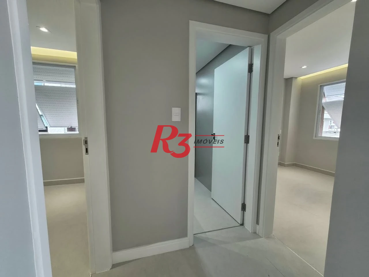 Apartamento com 2 dormitórios à venda, 69 m² por R$ 800.000,00 - Gonzaga - Santos/SP