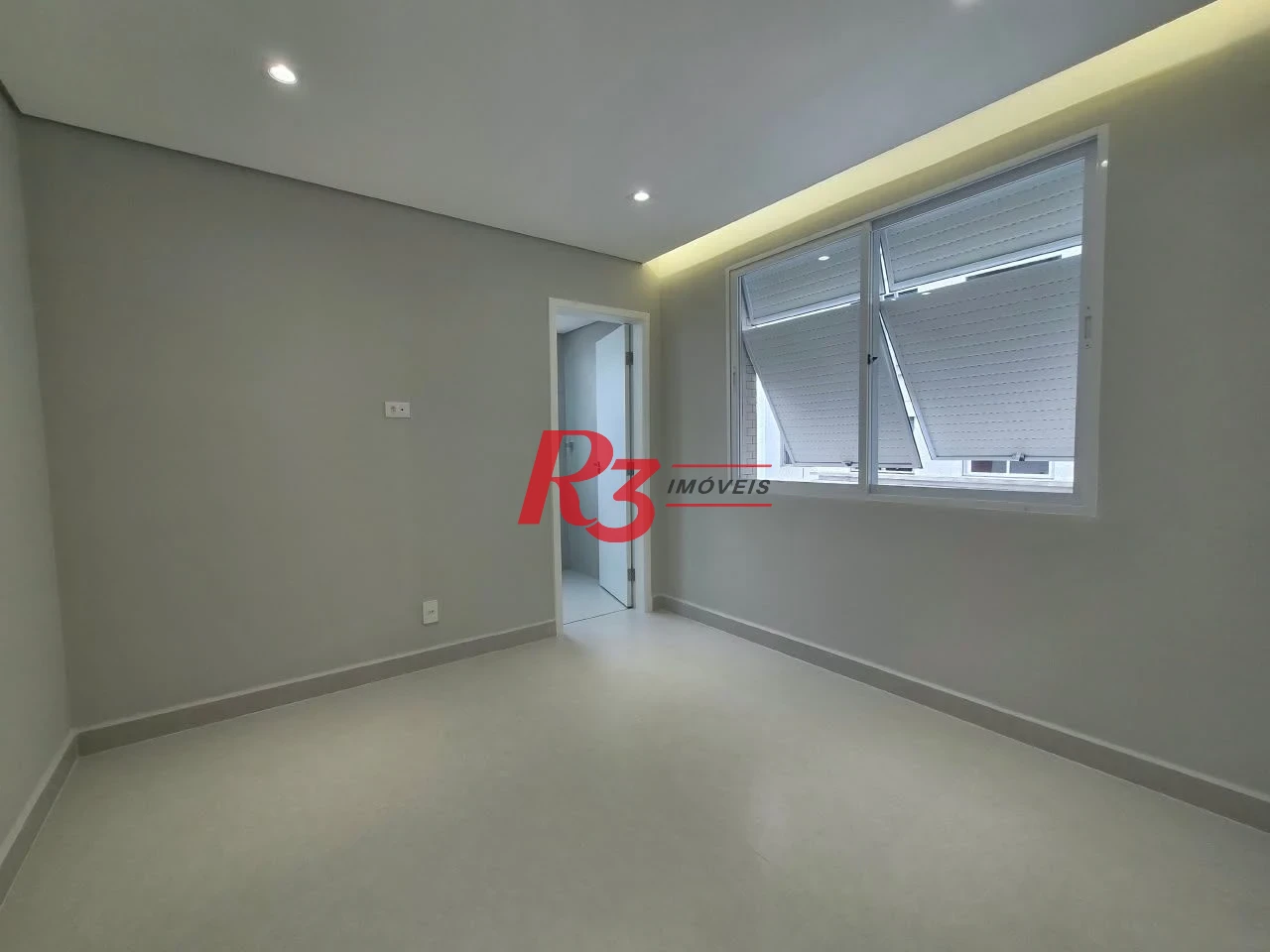 Apartamento com 2 dormitórios à venda, 69 m² por R$ 800.000,00 - Gonzaga - Santos/SP