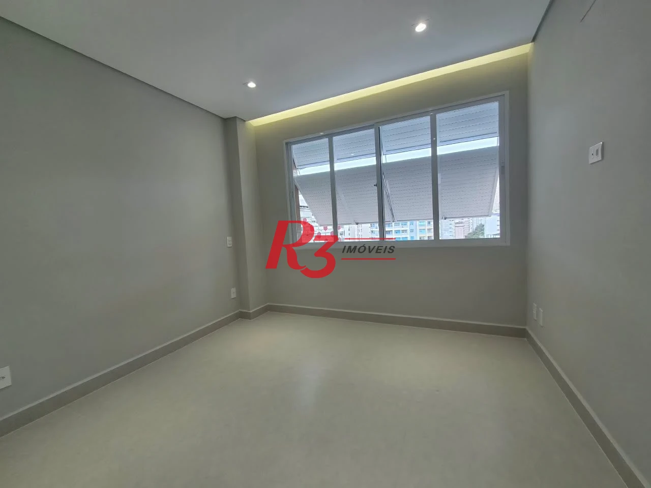Apartamento com 2 dormitórios à venda, 69 m² por R$ 800.000,00 - Gonzaga - Santos/SP