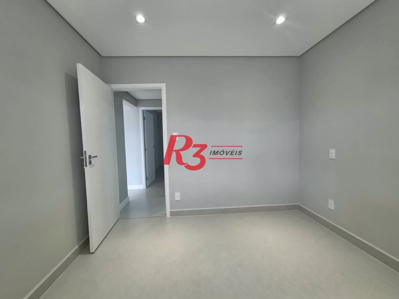 Apartamento com 2 dormitórios à venda, 69 m² por R$ 800.000,00 - Gonzaga - Santos/SP