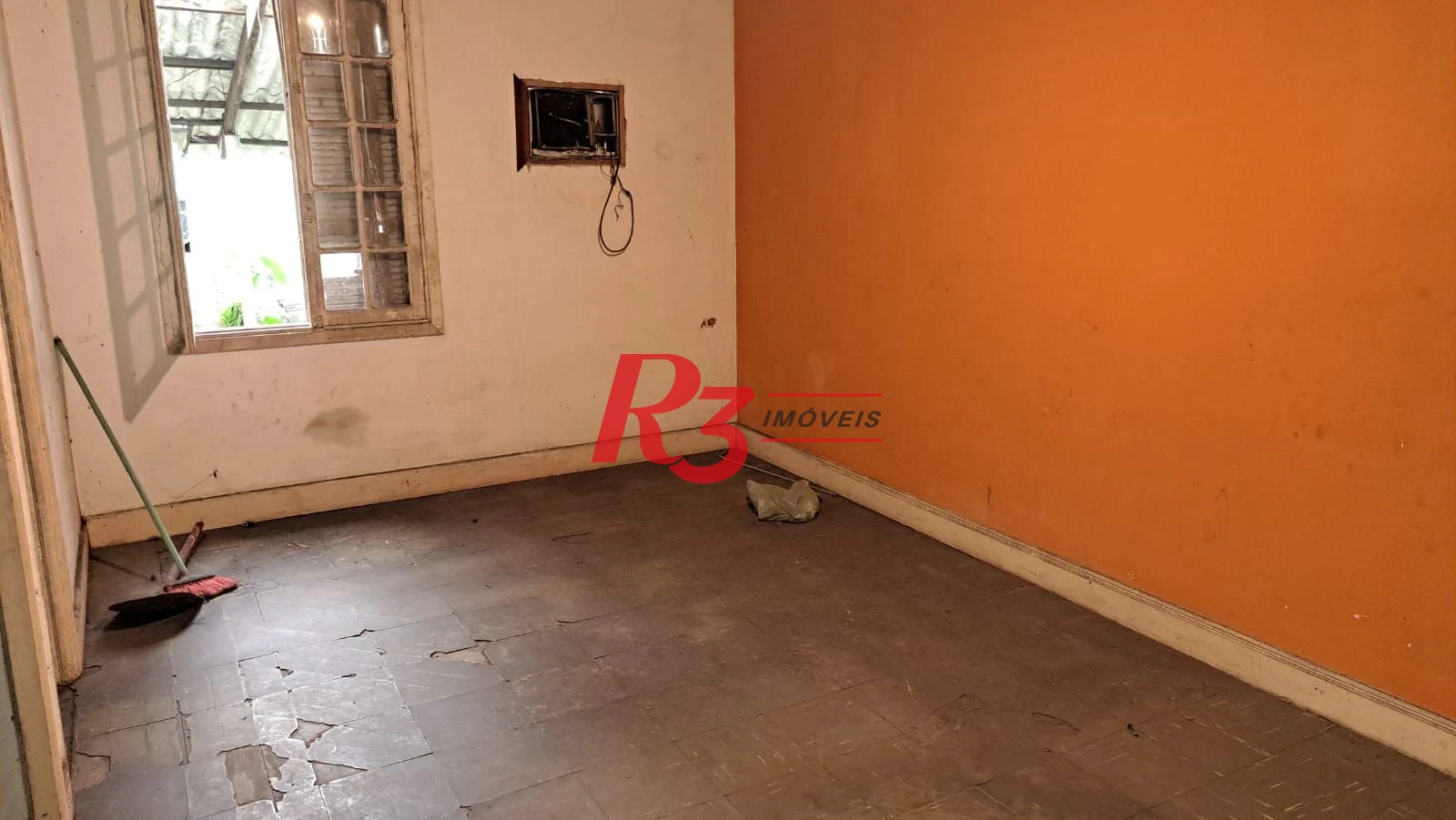 Casa com 3 dormitórios à venda, 200 m² por R$ 1.300.000,00 - Vila Belmiro - Santos/SP