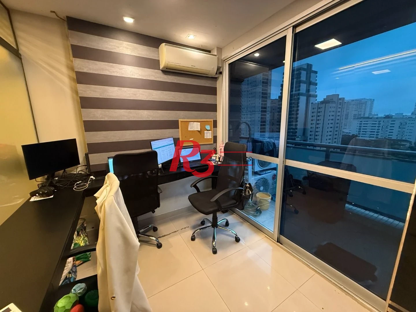 Sala para alugar, 58 m² por R$ 5.500,02/mês - Gonzaga - Santos/SP