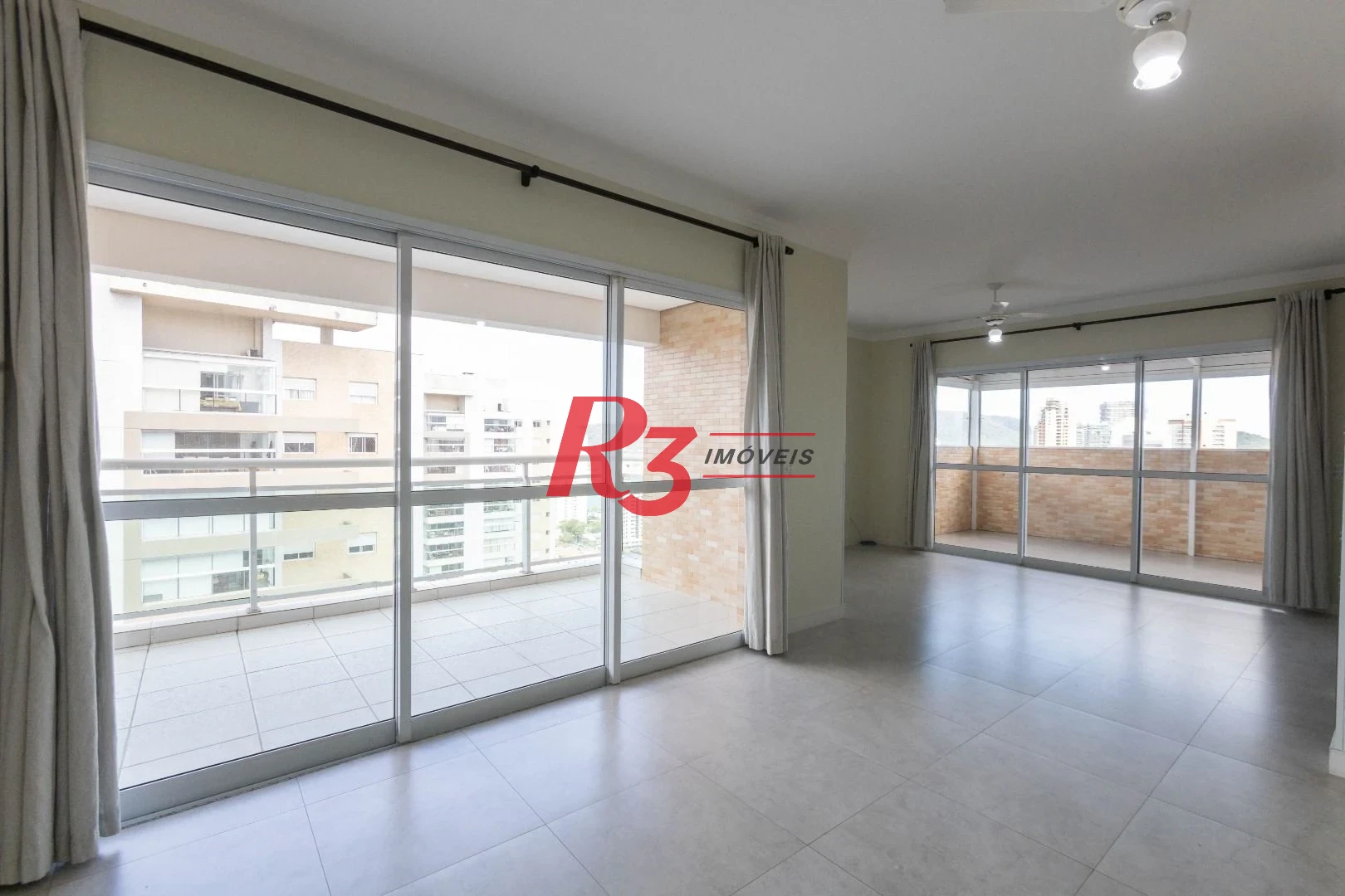 Cobertura com 3 dormitórios à venda, 180 m² por R$ 1.800.000,00 - Ponta da Praia - Santos/SP