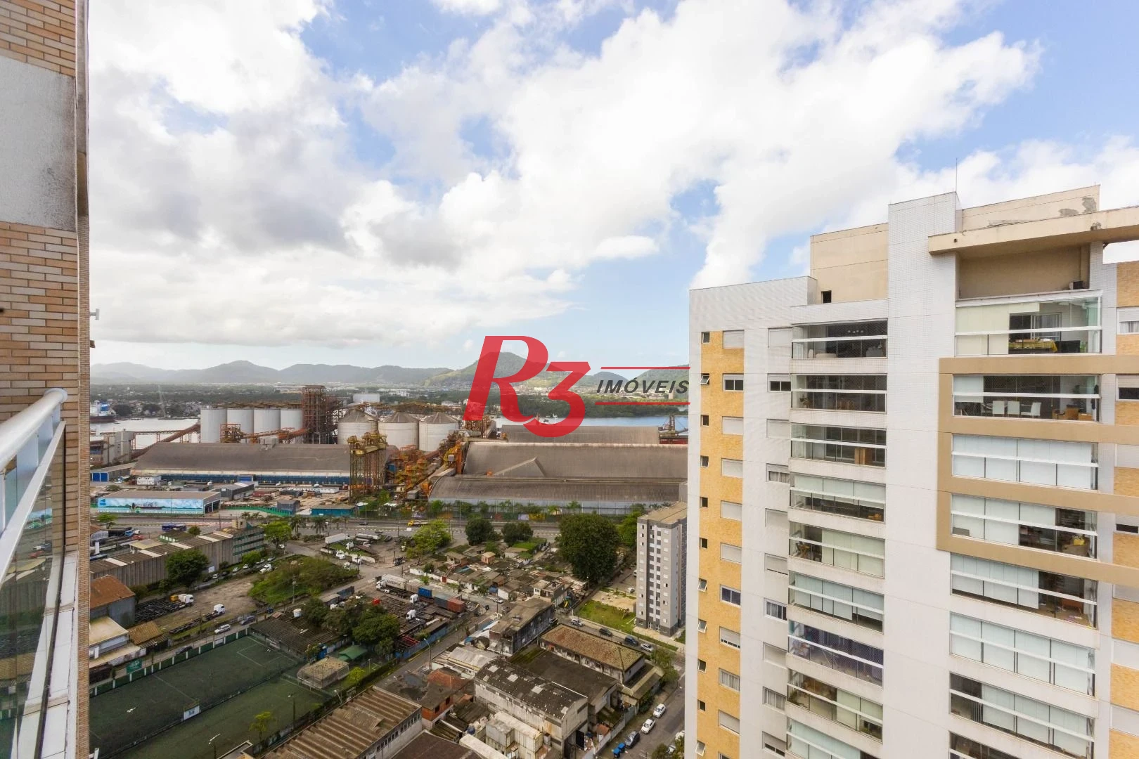 Cobertura com 3 dormitórios à venda, 180 m² por R$ 1.800.000,00 - Ponta da Praia - Santos/SP