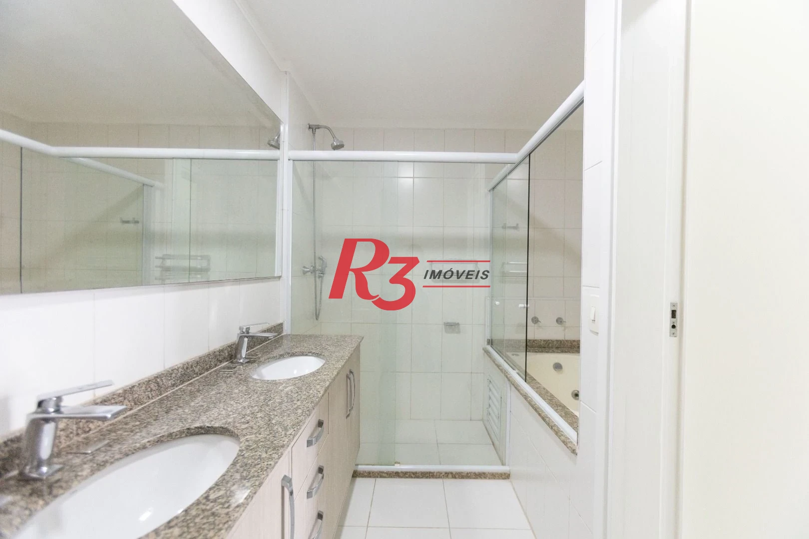 Cobertura com 3 dormitórios à venda, 180 m² por R$ 1.800.000,00 - Ponta da Praia - Santos/SP