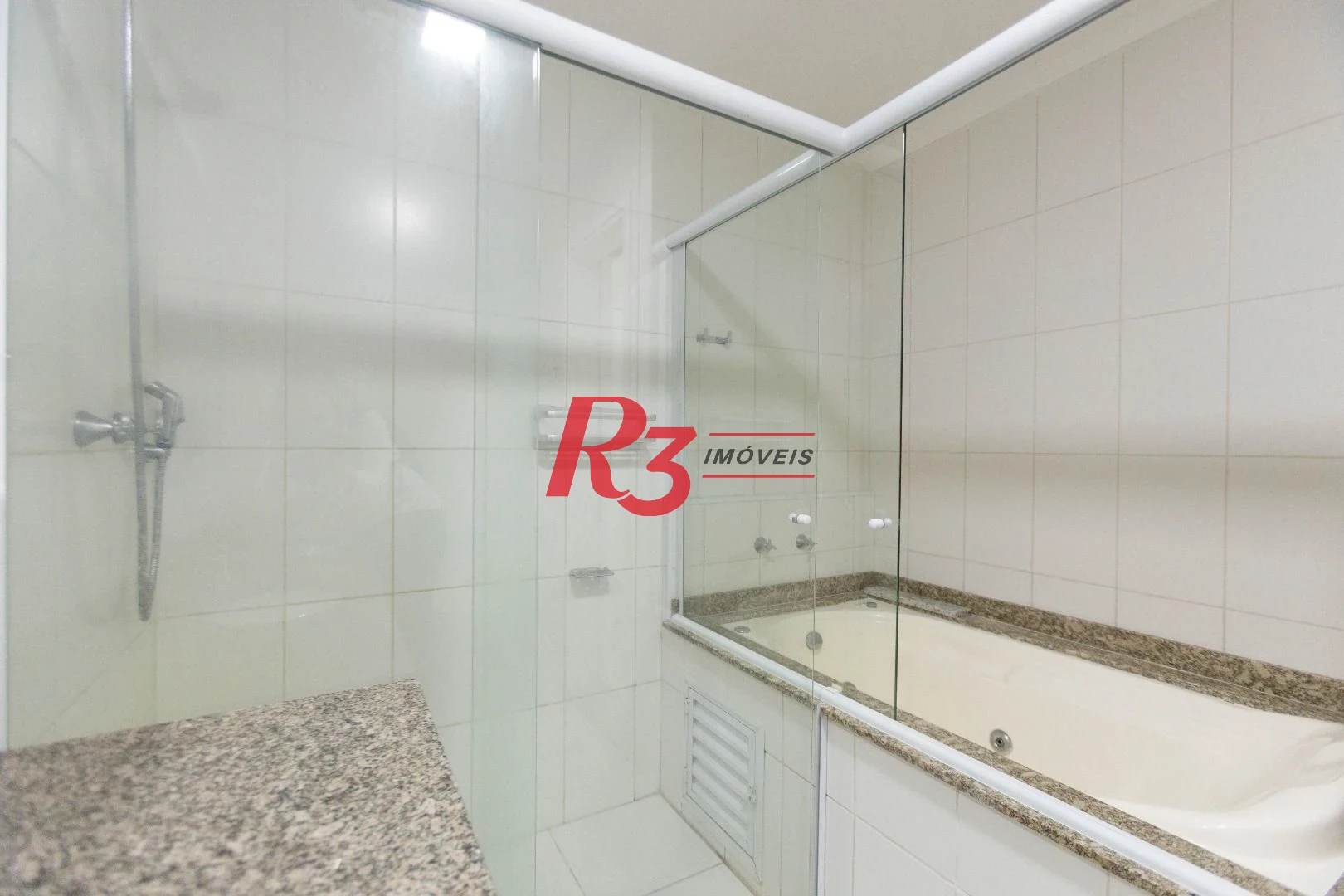 Cobertura com 3 dormitórios à venda, 180 m² por R$ 1.800.000,00 - Ponta da Praia - Santos/SP