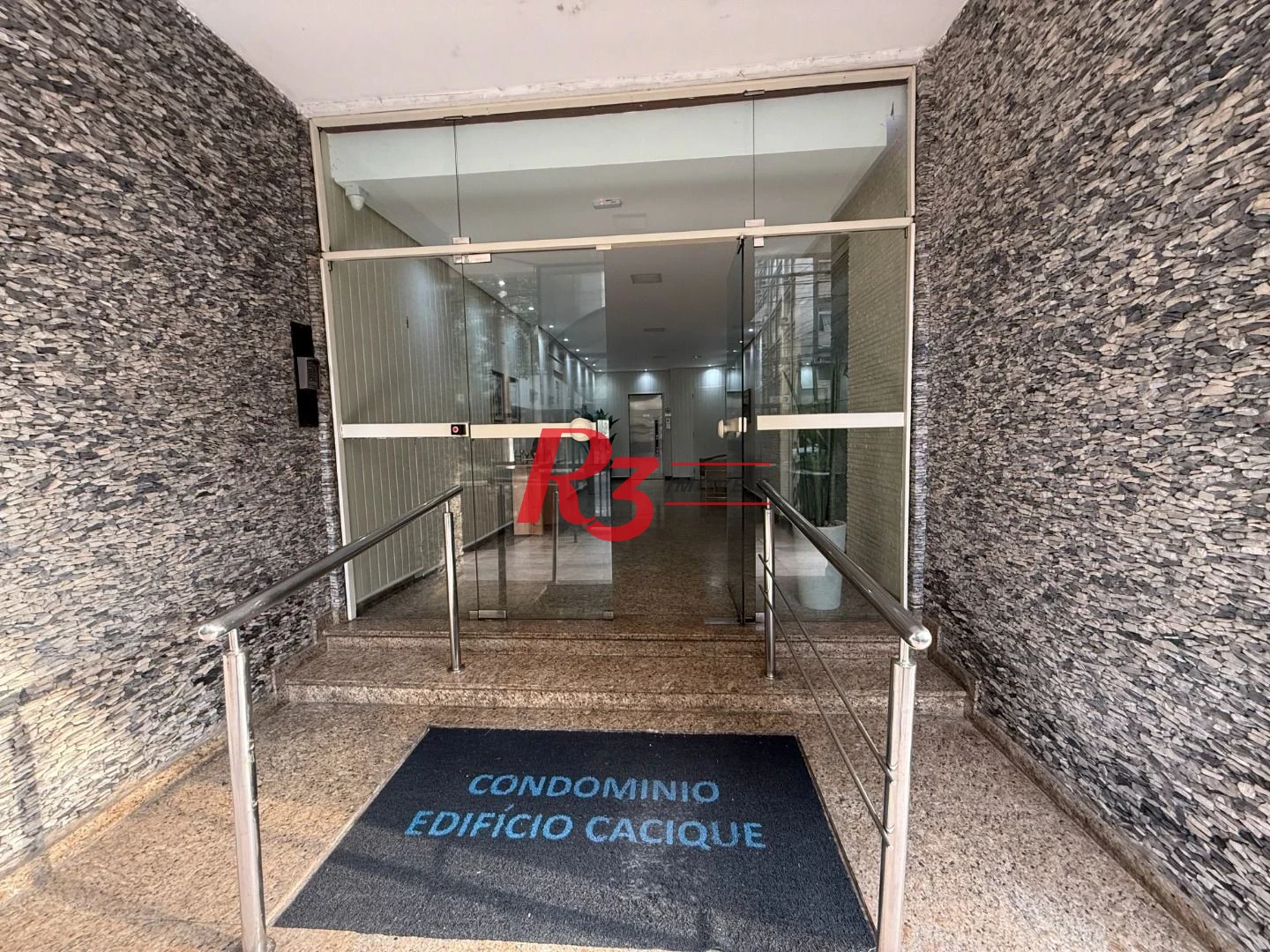 Apartamento com 2 dormitórios à venda, 127 m² por R$ 700.000,00 - Gonzaga - Santos/SP