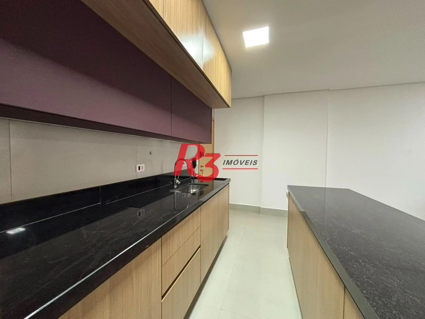 Apartamento com 2 dormitórios à venda, 75 m² por R$ 1.060.000,00 - José Menino - Santos/SP