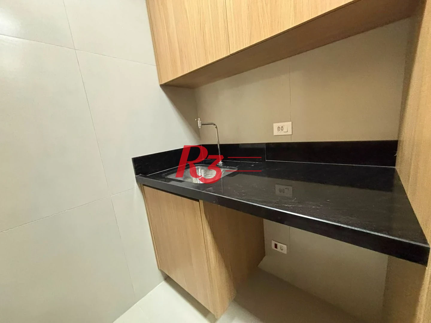 Apartamento com 2 dormitórios à venda, 75 m² por R$ 1.060.000,00 - José Menino - Santos/SP