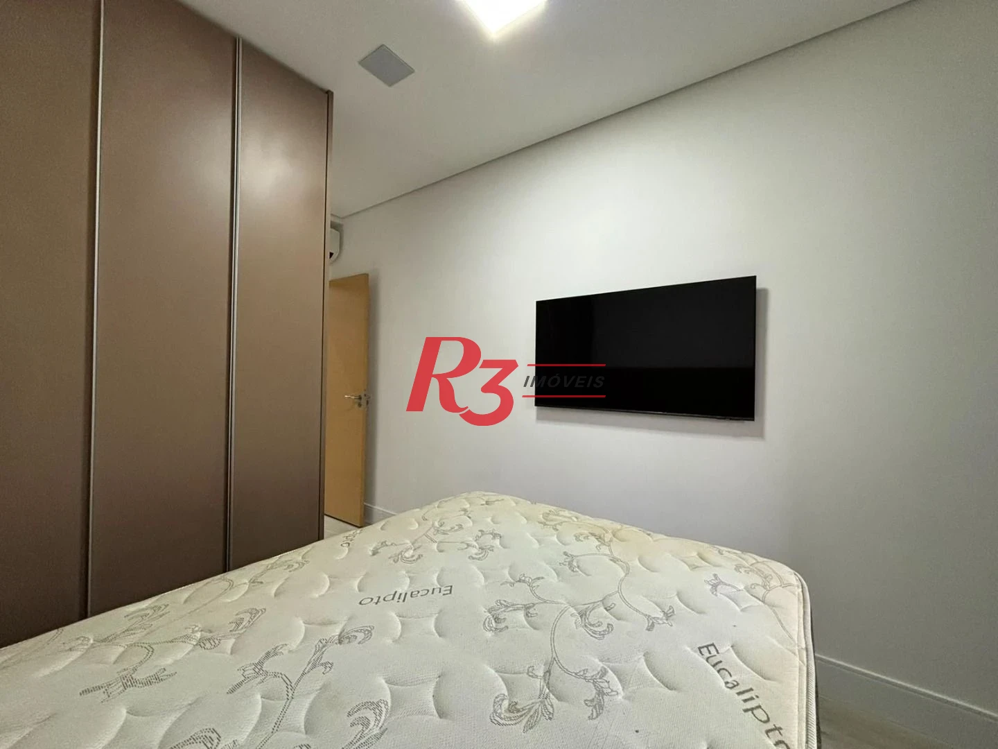 Apartamento com 2 dormitórios à venda, 75 m² por R$ 1.060.000,00 - José Menino - Santos/SP
