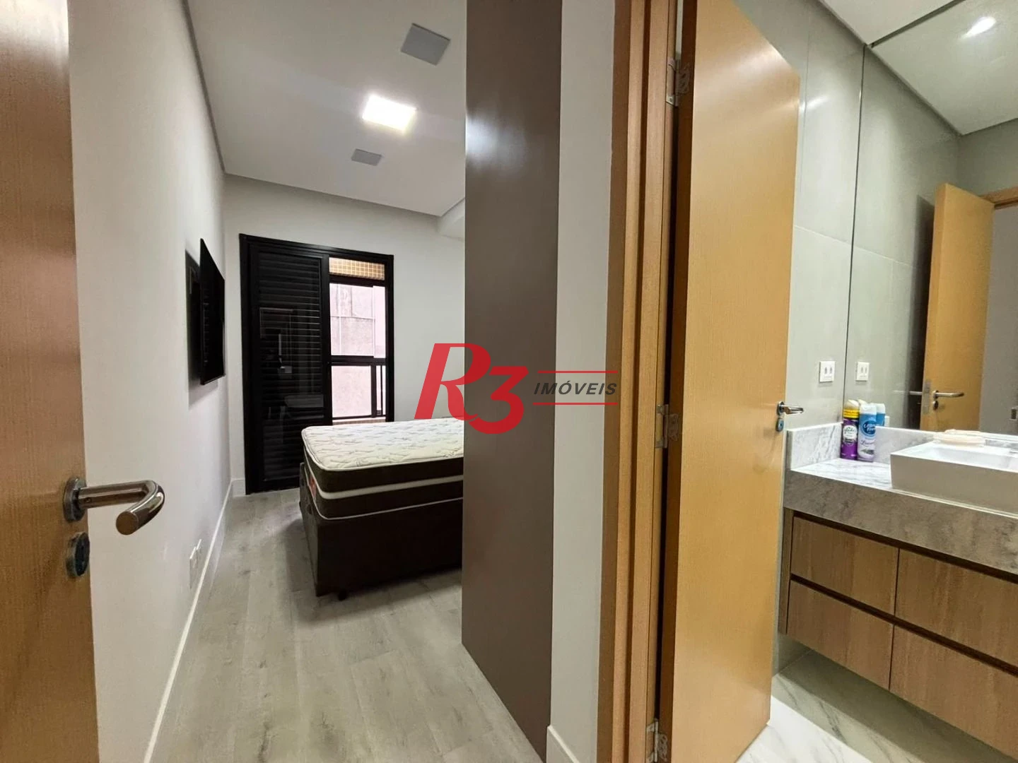Apartamento com 2 dormitórios à venda, 75 m² por R$ 1.060.000,00 - José Menino - Santos/SP