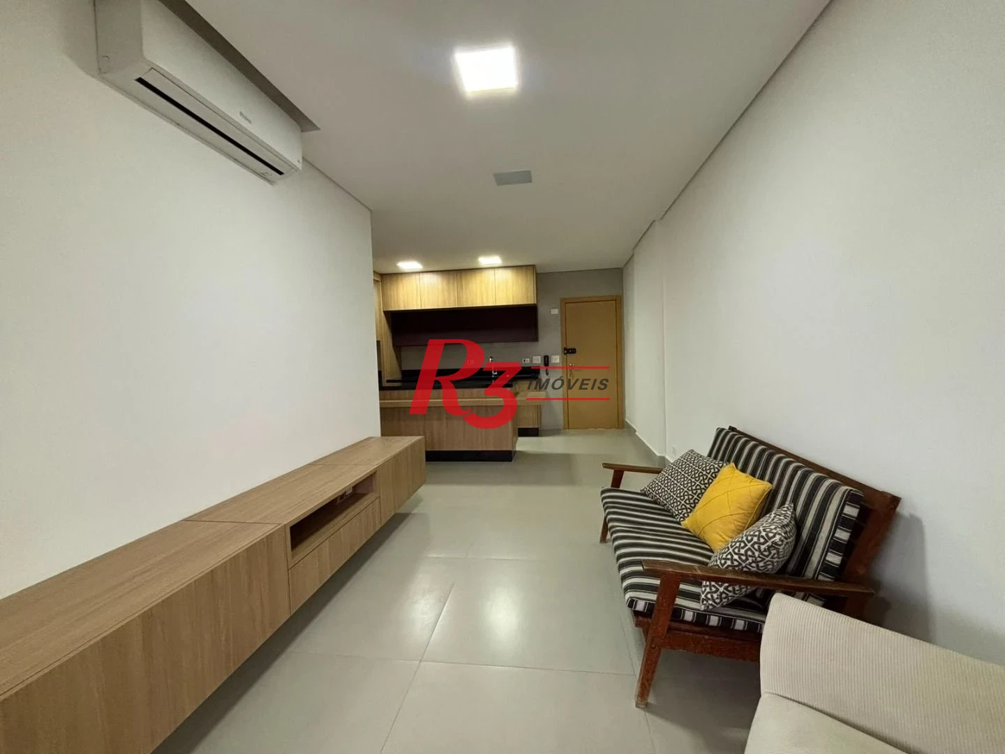 Apartamento com 2 dormitórios à venda, 75 m² por R$ 1.060.000,00 - José Menino - Santos/SP