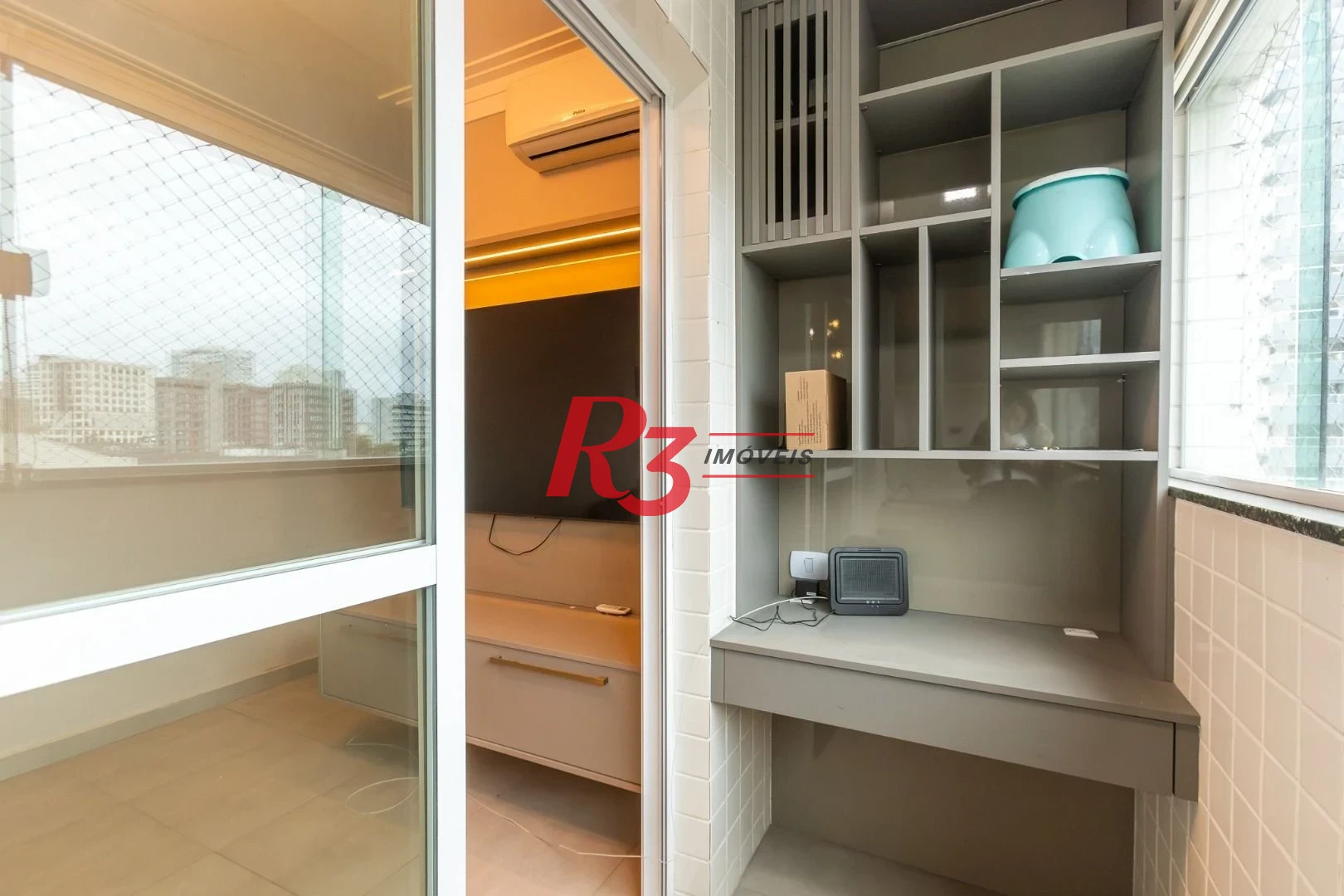 Apartamento com 2 dormitórios à venda, 70 m² por R$ 710.000,00 - Campo Grande - Santos/SP
