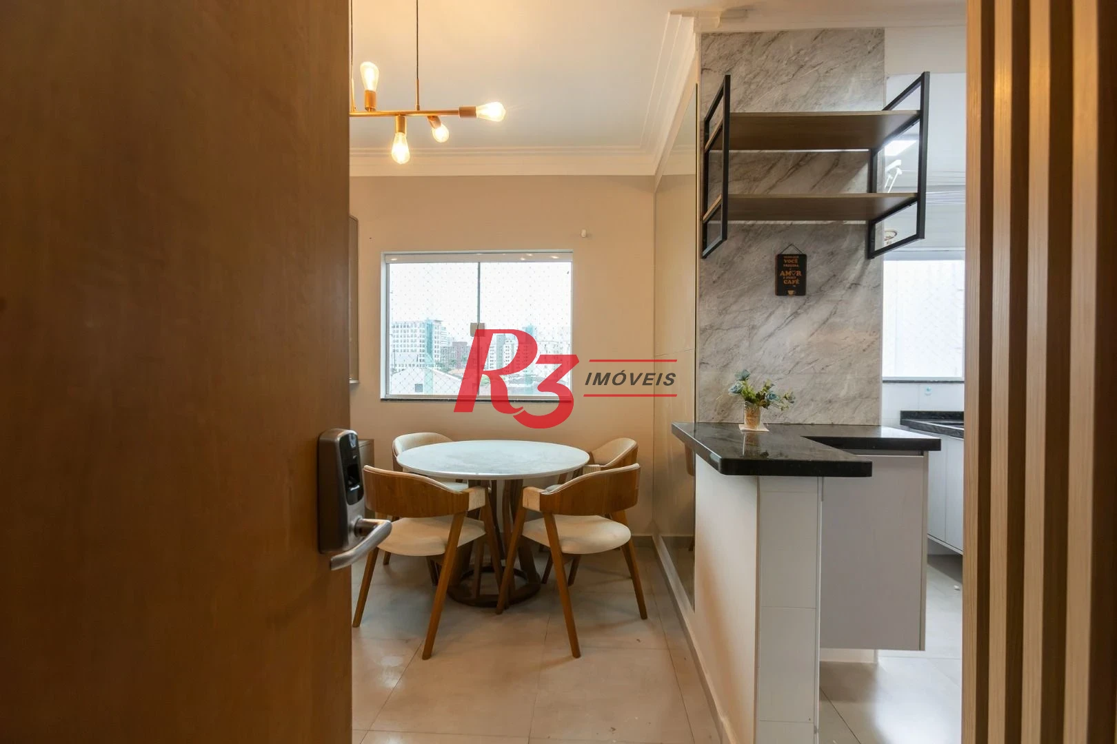 Apartamento com 2 dormitórios à venda, 70 m² por R$ 710.000,00 - Campo Grande - Santos/SP